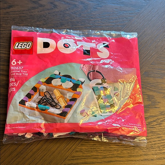 LEGO DOTS Colorful Animal Tray and Key chain Set - Picture 1 of 6